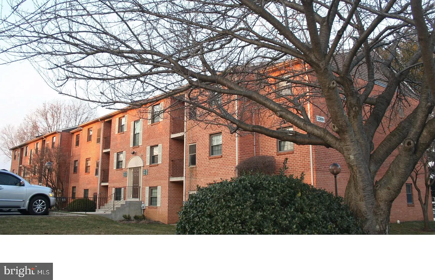 2 bed, 1.0 bath, 945 sqft, $1,800 — Photo 1