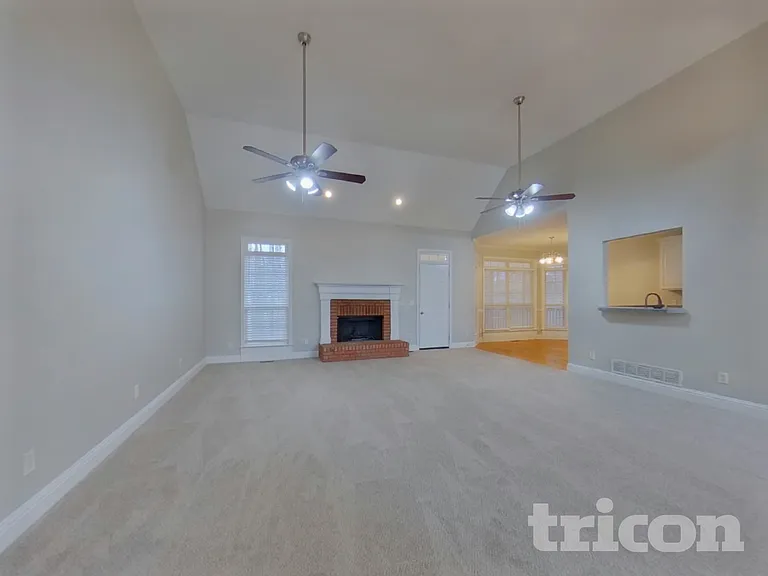 4325 Foxfire Ct — Photo 3
