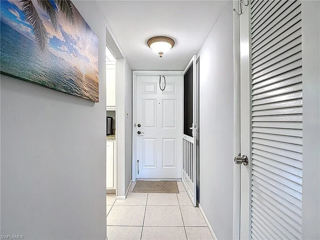 2 bed, 2.0 bath, 842 sqft, $3,200 — Photo 4