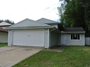 417 Carol Ln, Elyria, OH 44035