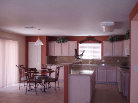 Eat-in Kitchen