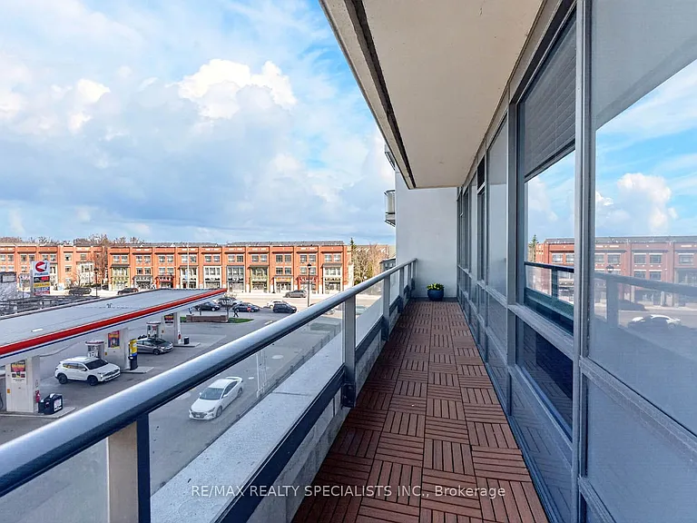 1 Hurontario St #306 — Photo 42