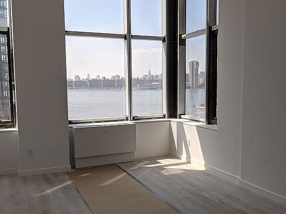 4th image of 87 Commercial St #307