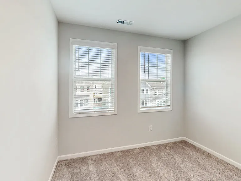 2721 Hunter Woods Dr — Photo 19