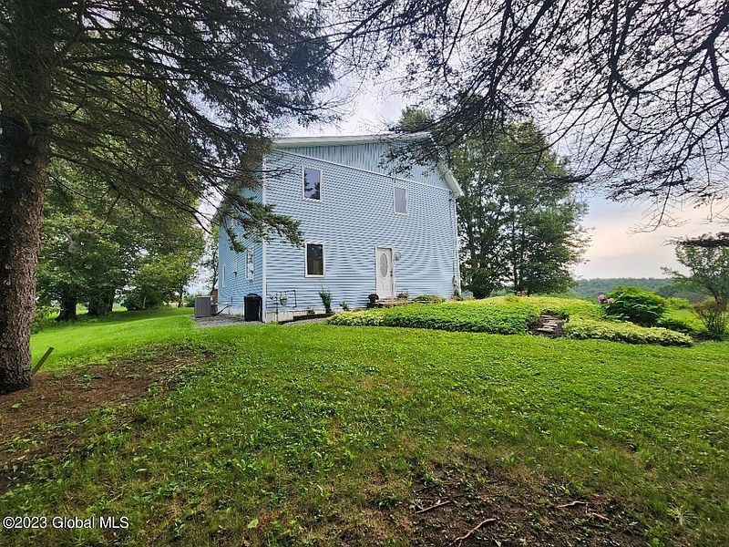 3rd image of 124 Crommie Road
