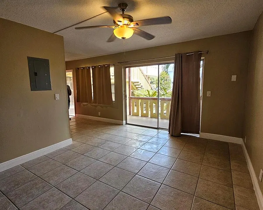 1200 Blue Heron Blvd W