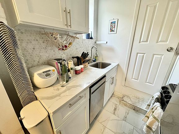 5th image of 190 Bleecker St APT 24