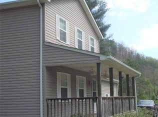 899 Big Lick Rd, Inez, KY 41224