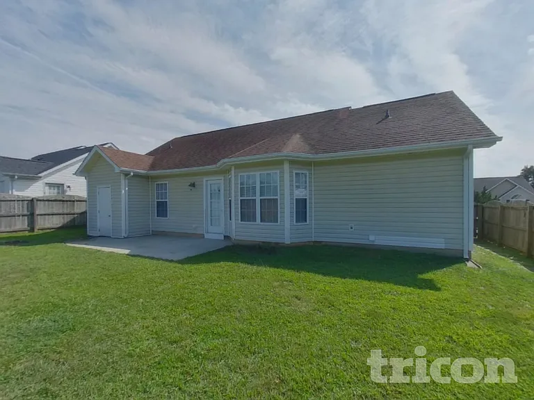 323 Dexter Pl — Photo 15