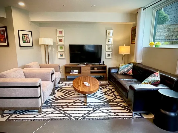 135 15th Ave, Kirkland, WA 98033