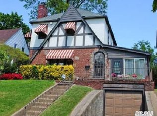 21735 54th Ave, Oakland Gardens, NY 11364