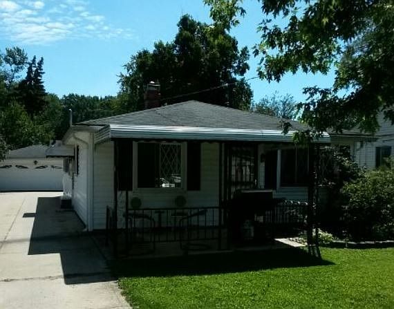 2nd image of 36262 N Riverview Dr