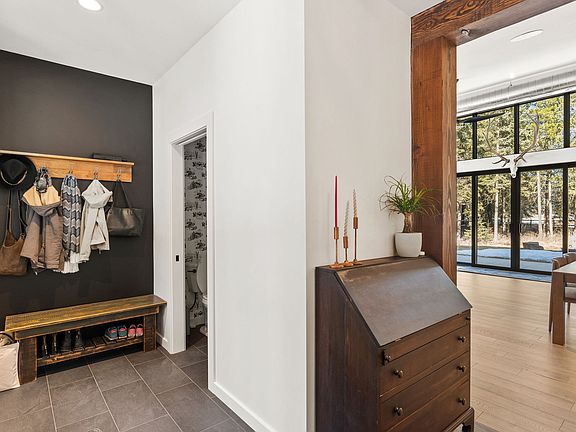 5th image of 757 Lodgepole Rd