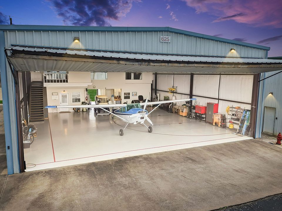 1st image of 625 Aviator Dr