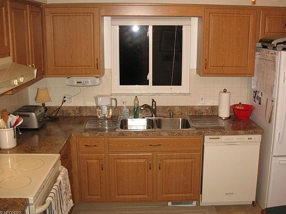 2nd image of 27011 Sweetbriar Dr