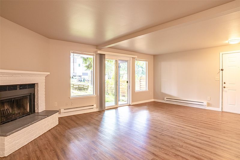 3rd image of 15609 8th Avenue SW