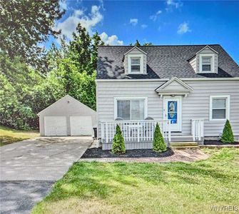 5113 Lake Ave, Orchard Park, NY, 14127