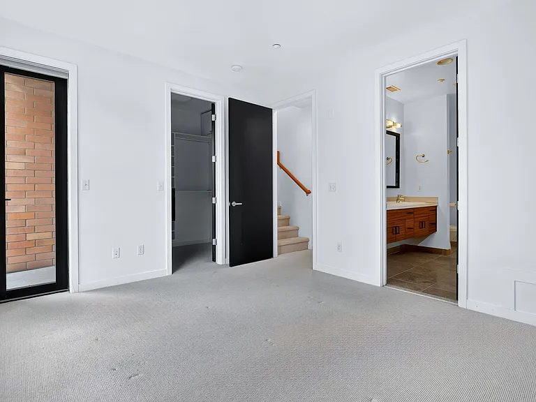 1690 NW Riverscape St — Photo 25