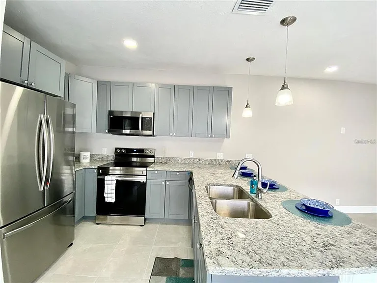 8726 Mayflower Rd — Photo 5