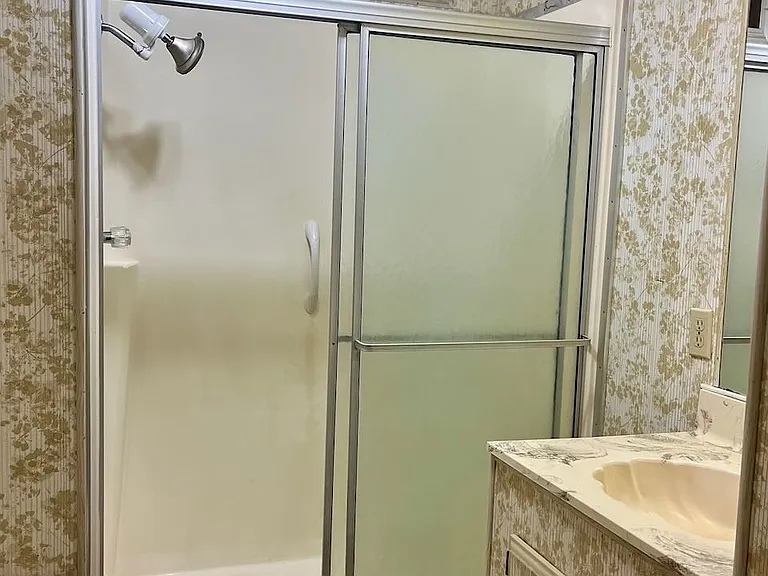 413 Pine Tree Ln — Photo 22