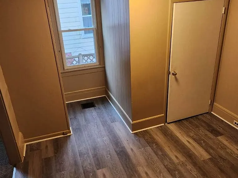 1489 Washington Ave — Photo 14