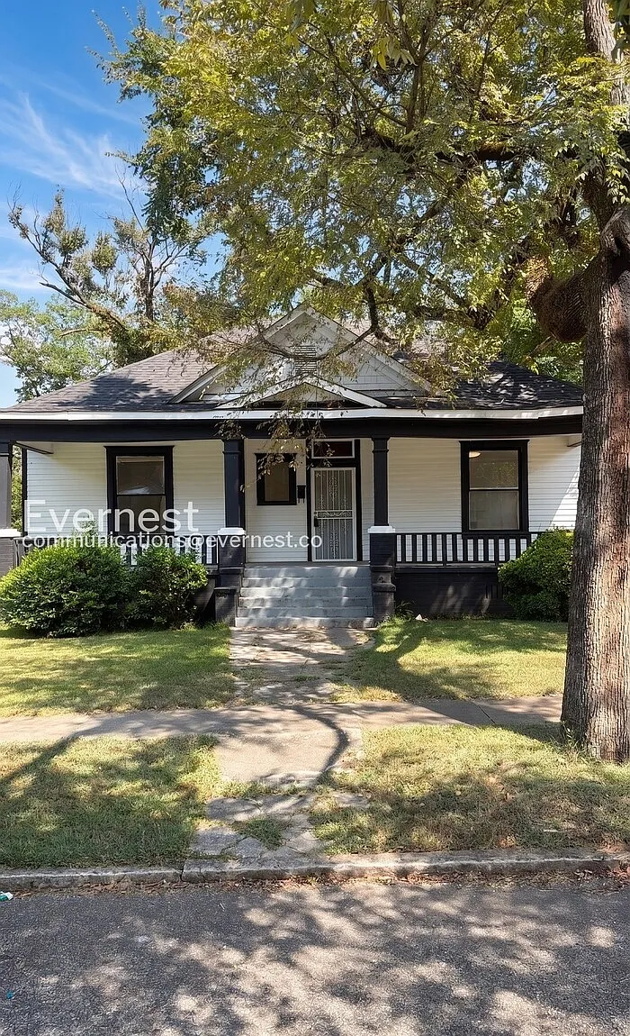 2 bed, 1.0 bath, 1516 sqft, $1,195 — Photo 1