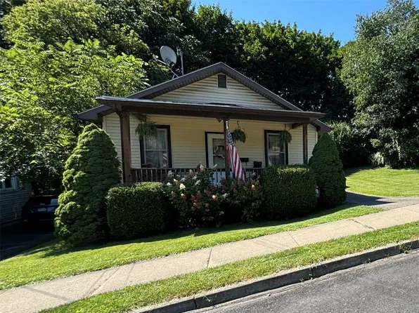 121 N Baldwin St, Johnson City, NY 13790