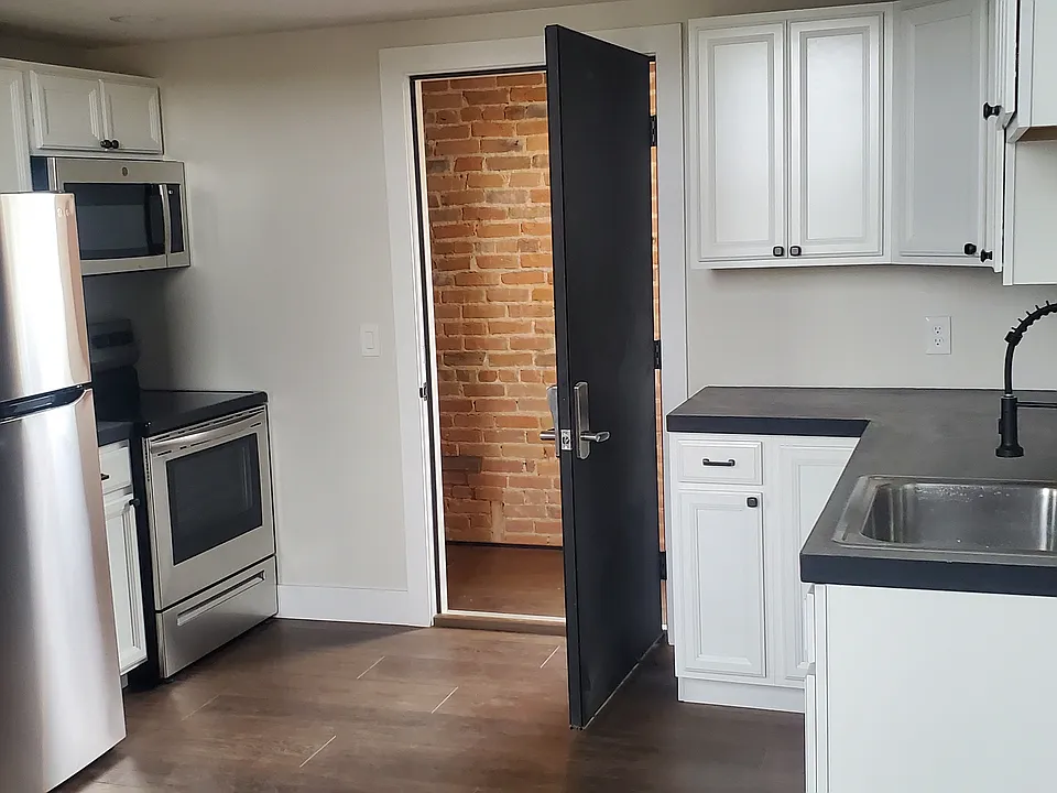 104 Harrison Ave #33