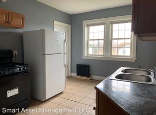 1958 N 20th St APT E, Milwaukee, WI 53205