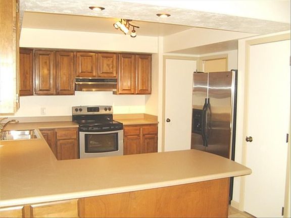 Kitchen photo 2