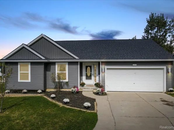 11041 Legacy Ln, Davison, MI 48423