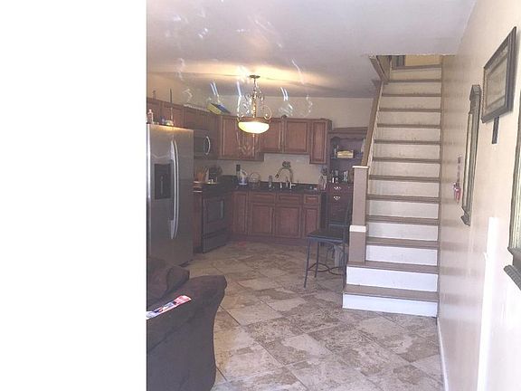 2nd image of 257 W Wensley St