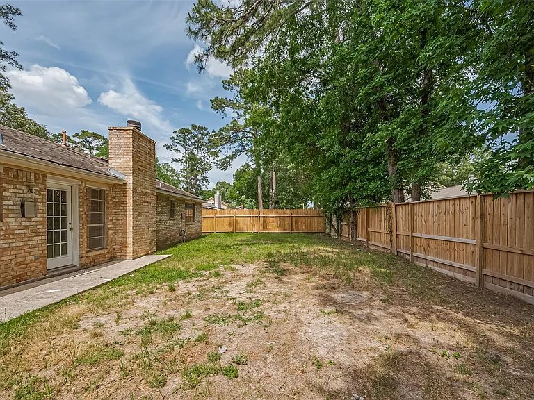 2606 Lexington Woods Dr — Photo 38