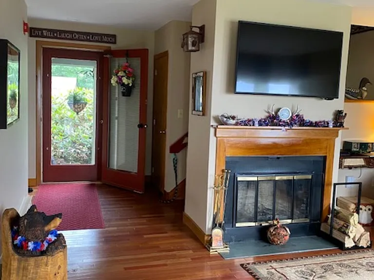 2696 Lake Shore Rd #16 — Photo 8