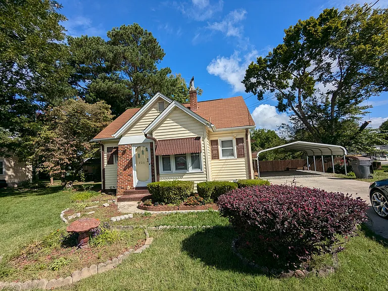 806 Wyatt St — Photo 11