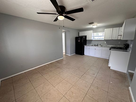 2nd image of 760 17th Ave S #1/2