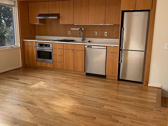 4th image of 47 D Ave