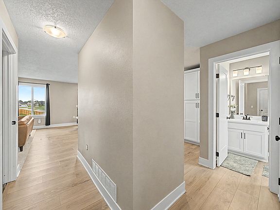 4th image of 265 NW Horan Ct