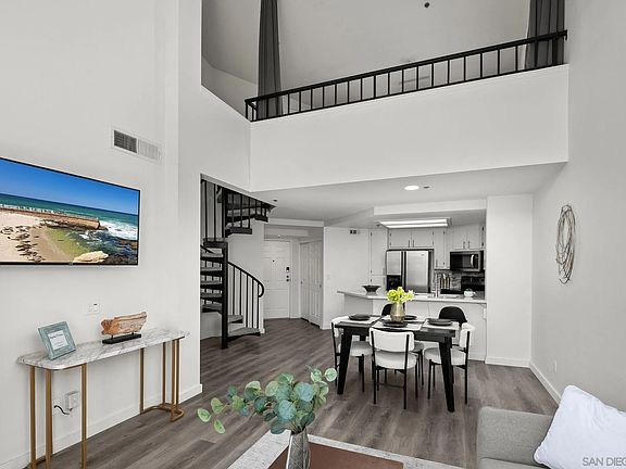 3rd image of 680 Camino De La Reina APT 2406