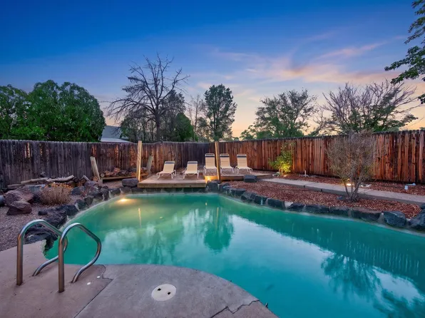 911 Palmas Altas Dr SE, Rio Rancho, NM 87124
