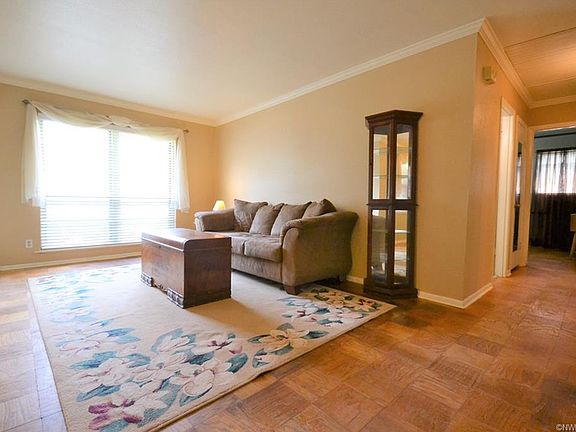 5th image of 9244 Savanna Dr
