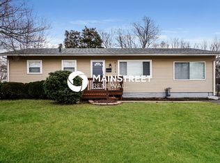 9233 Chenault Rd, Louisville, KY 40272