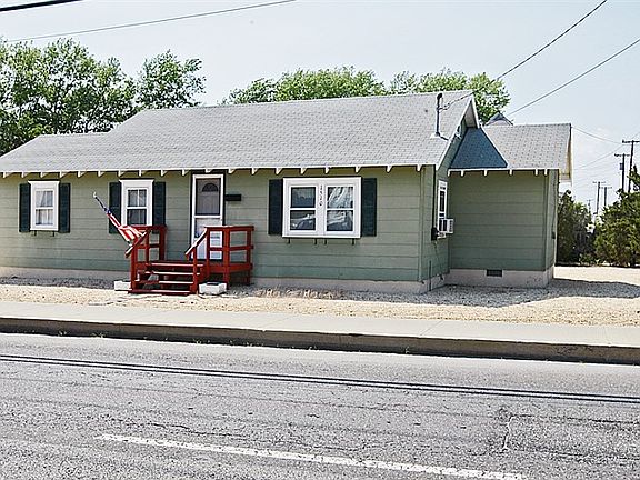 3rd image of 1510 Long Beach Blvd.