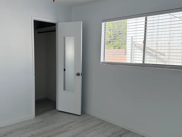 3723 Howard Ave — Photo 18