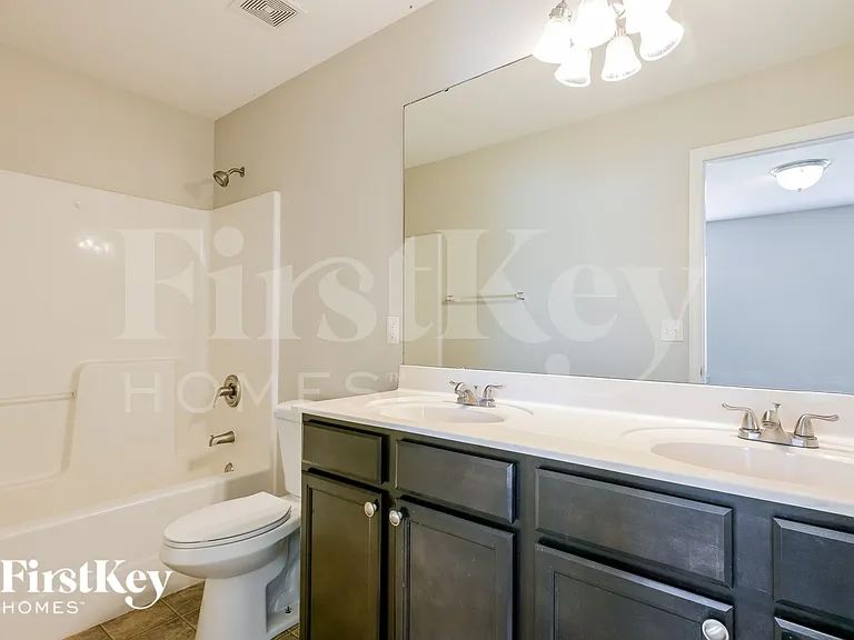 900 Tower Pl — Photo 13