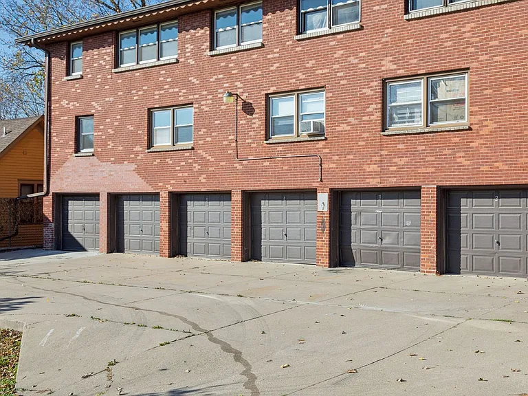 207 Maple Street — Photo 27
