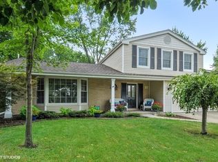 620 Iroquois Ave, Naperville, IL