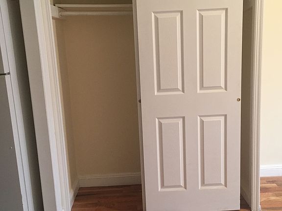 2nd image of 21535 Jamaica Ave