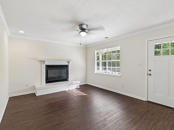 5th image of 2720 Shoemaker St