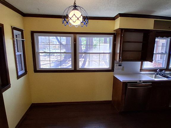 3rd image of 106 Candy Dr